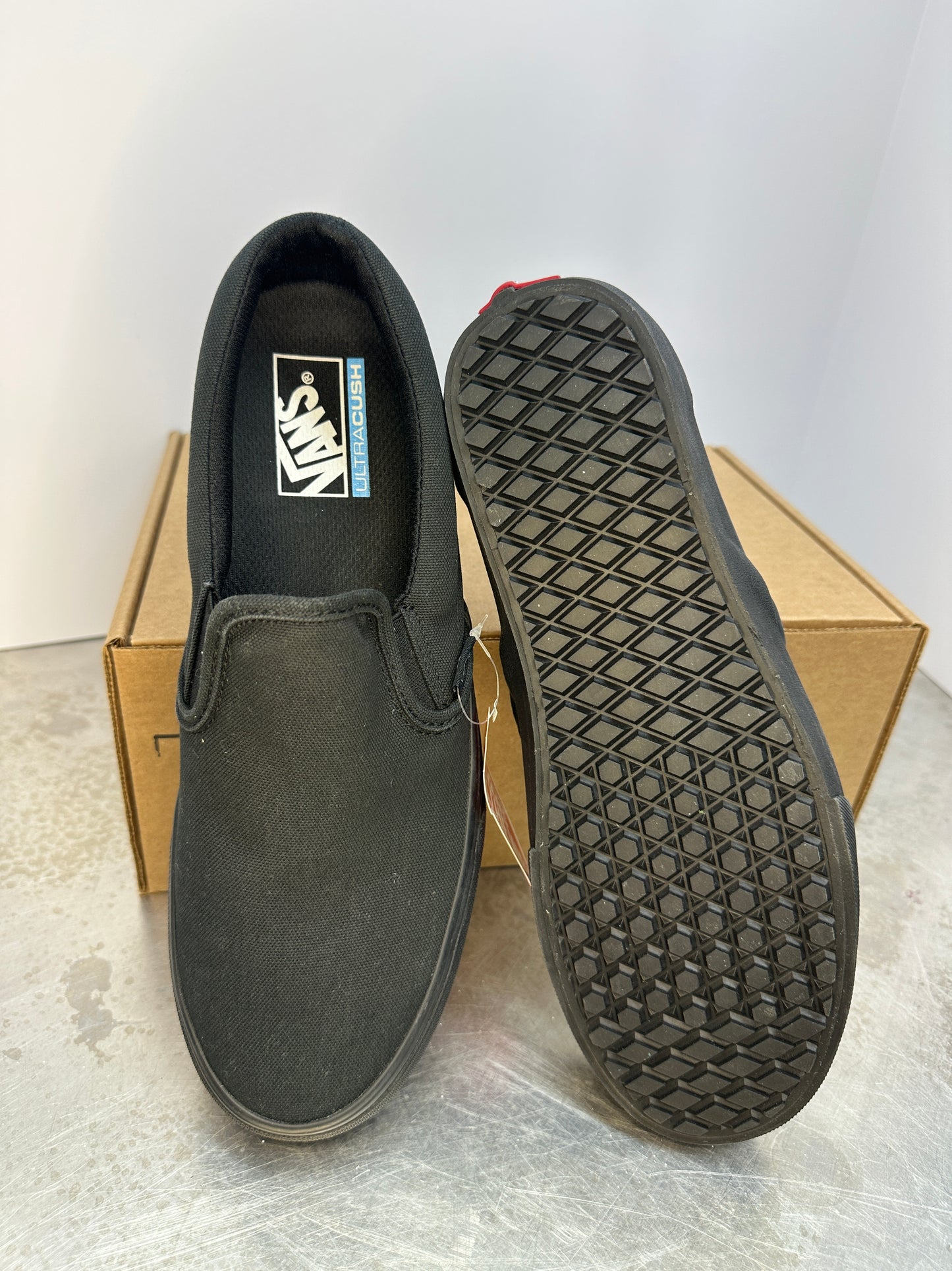 Vansguard UltraCush Black Slip-On Men’s size 10