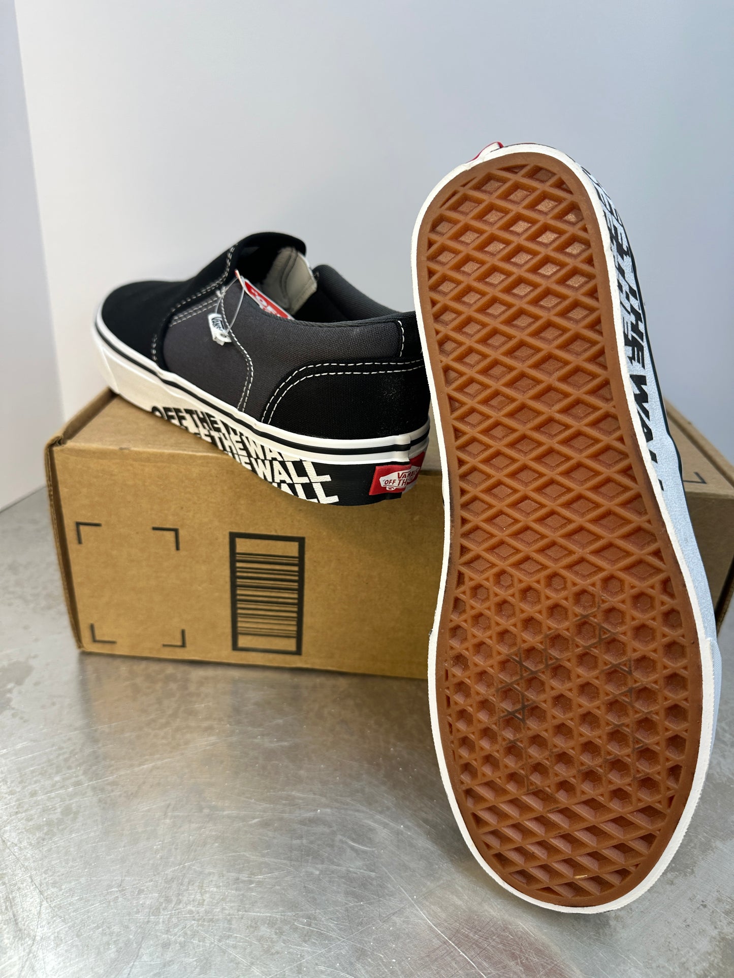 Men’s Asher OTW sidewall Black/Grey Vans size 9