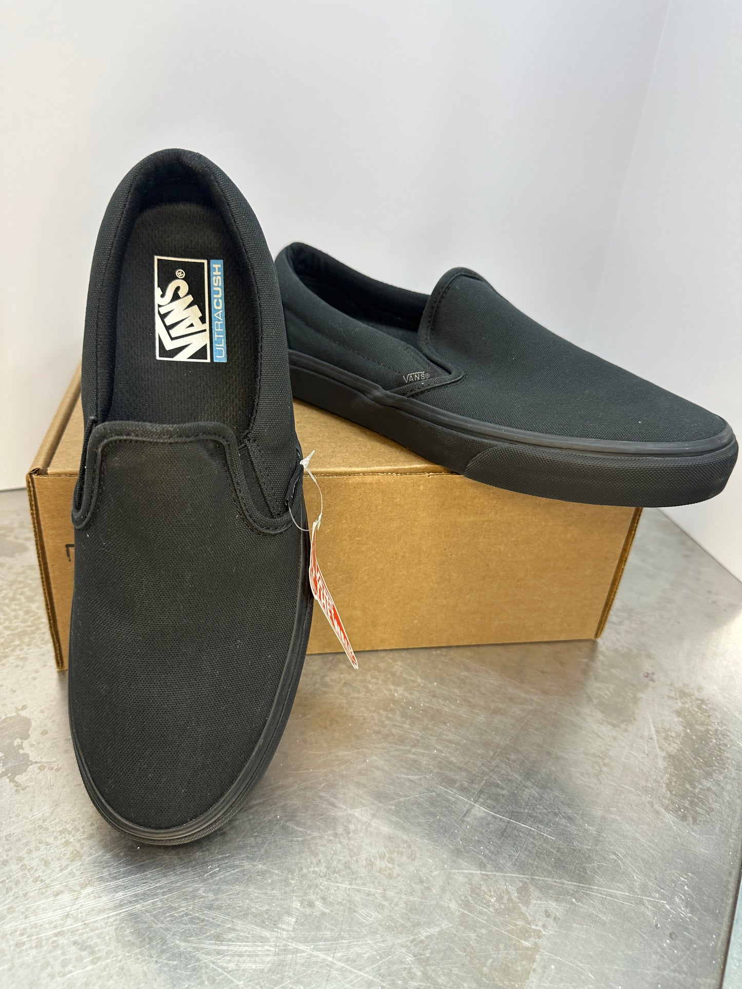 Vansguard UltraCush Black Slip-On Men’s size 10